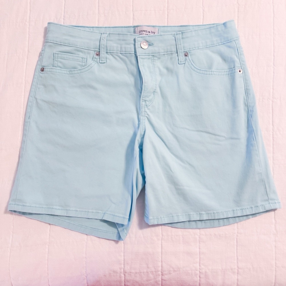 Crown & Ivy Women's Chino Shorts Size 6 Light Blue Stretch